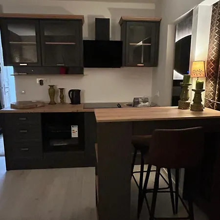 Boutique 02 Apartment *