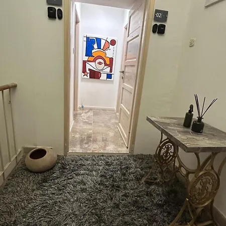 Appartement Boutique 02 *