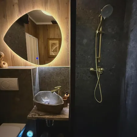 Boutique 02 扎达尔